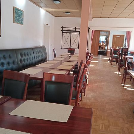 Hotel & Restaurant Zum Adlersberg Schleusingen Dış mekan fotoğraf
