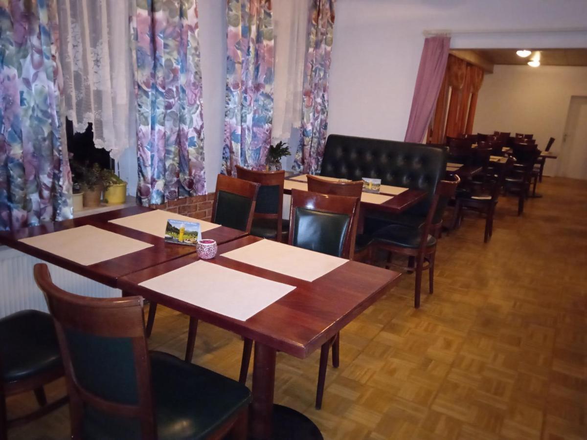 Hotel & Restaurant Zum Adlersberg Schleusingen Dış mekan fotoğraf